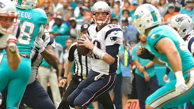 tom-brady-new-england-patriots-nfl-playoff-preview-blanket-coverage.jpg